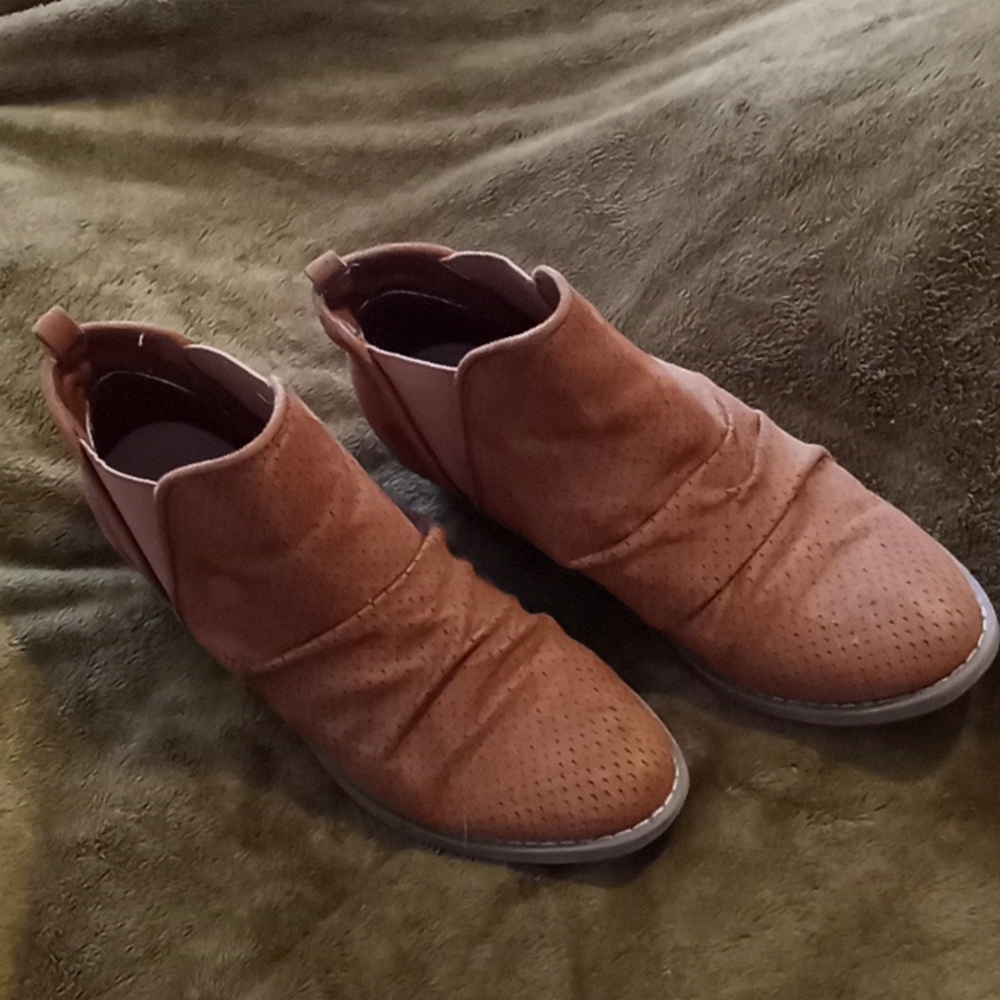 Report ankle boots